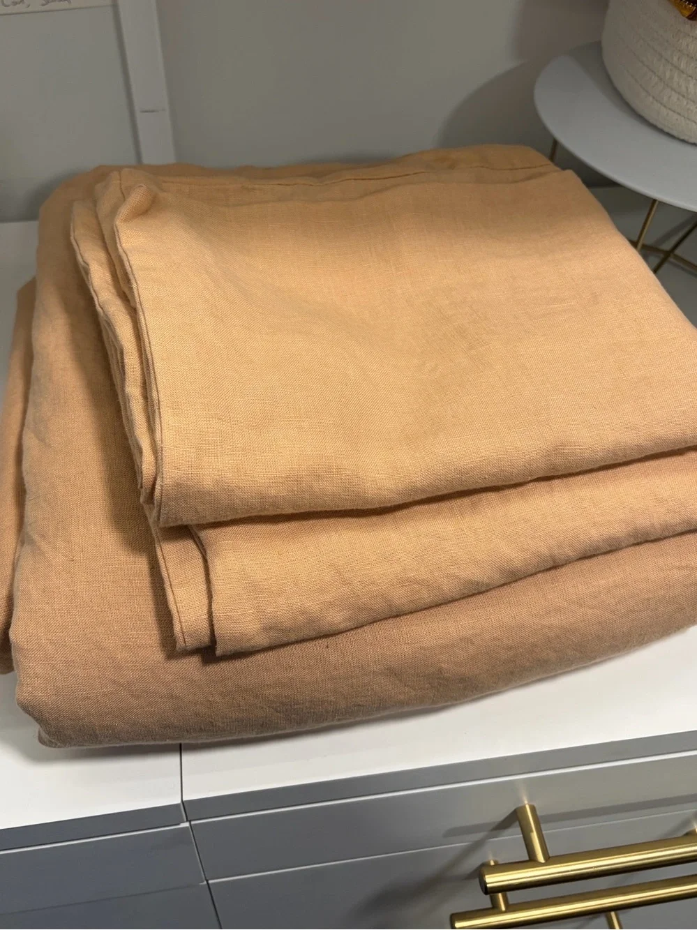 Bed Threads - Queen Linen Duvet Cover w Standard Pillow Cases (never been used)